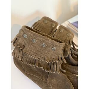 Minnetonka Suede Fringe Ankle Boots Brown Moccasin Concho Western Boho ✨